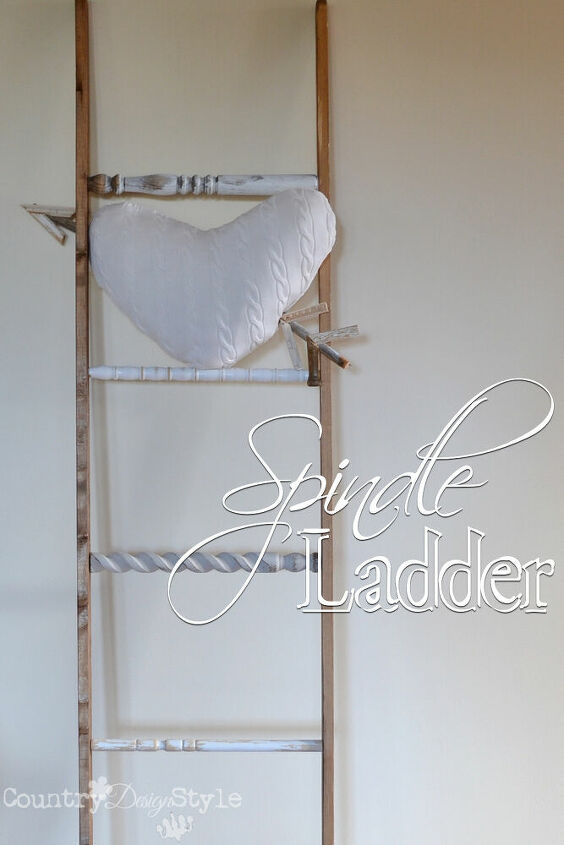 15 brillantes ideas de escaleras para mantas que te ayudarn a colgar cualquier cosa, Sencilla escalera de huso para mantas