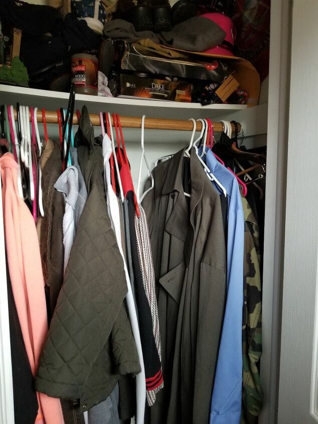 q maximumize space in slanted small coat closet