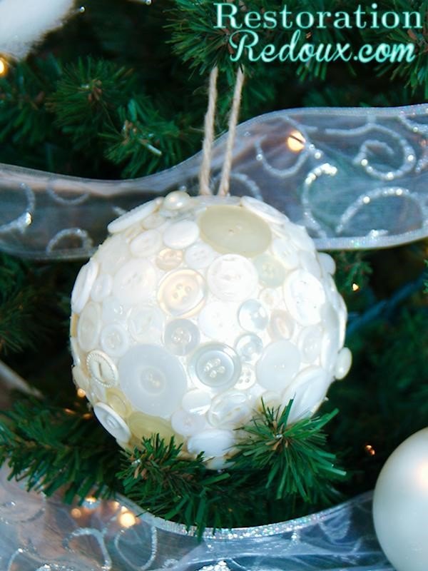 adornos de navidad hechos en casa, Adornos de botones DIY Shanna Gilbert