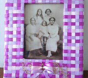 18 woven basket ideas and more weaving projects to liven up your home, A Woven Photo Frame Idea