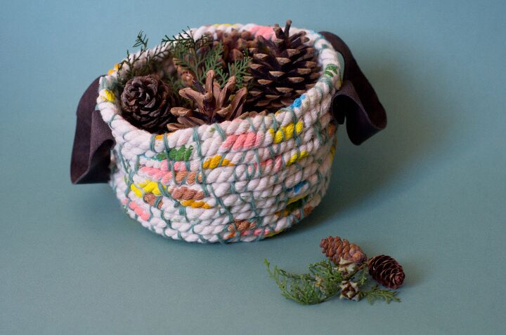 18 ideas de cestas tejidas y ms proyectos de tejido para animar tu casa, Utilice cuerda para una cesta tejida
