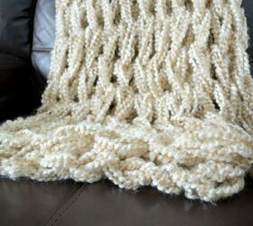 18 maneras en que tejer puede ser divertido ideas de manta de punto grueso y ms, Haz una manta de punto con los brazos