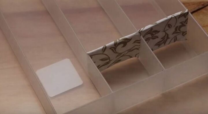 Diy Nail Polish Holder Hometalk - How To Make A Nail Polish Holder Out Of Cardboard