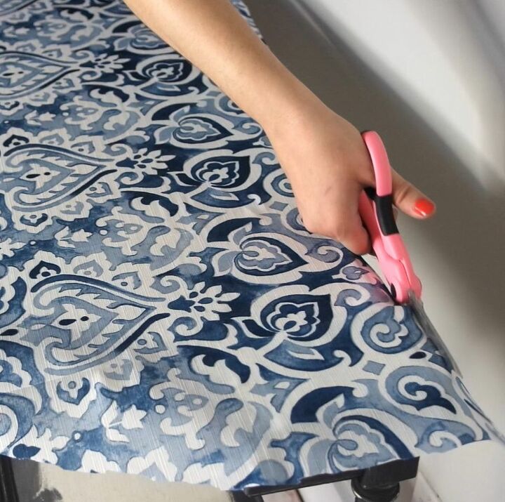 grab a shower curtain for this gorgeous table flip