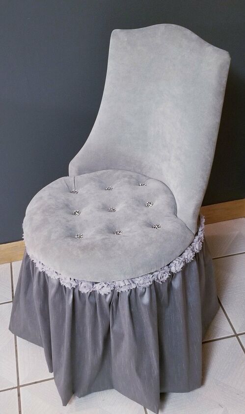 cmo el verstil terciopelo puede aportar un encanto clsico a las cortinas y las sillas, Inspirado por Old Hollywood Vanity Chair