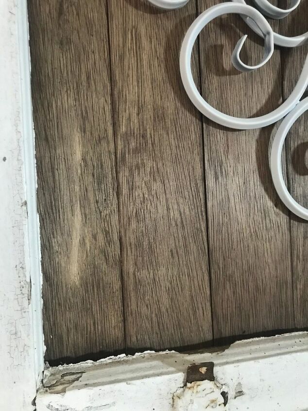 moldura de janela de madeira reaproveitada