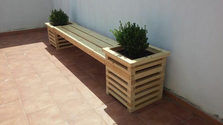 18 projetos para preparar o seu espao exterior para o vero, Banco de jardim com plantas constru o simples