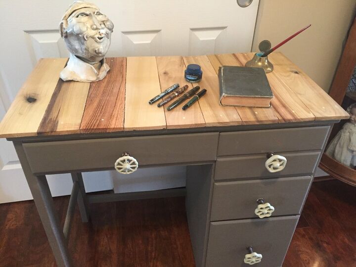 s 12 desks that will keep you organized, Faucet knobs make quirky drawer pulls