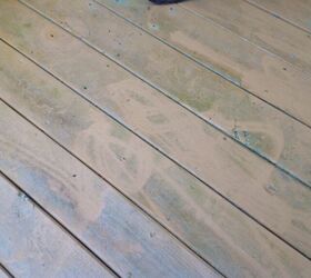 how is the best way to get pollen off a wood deck