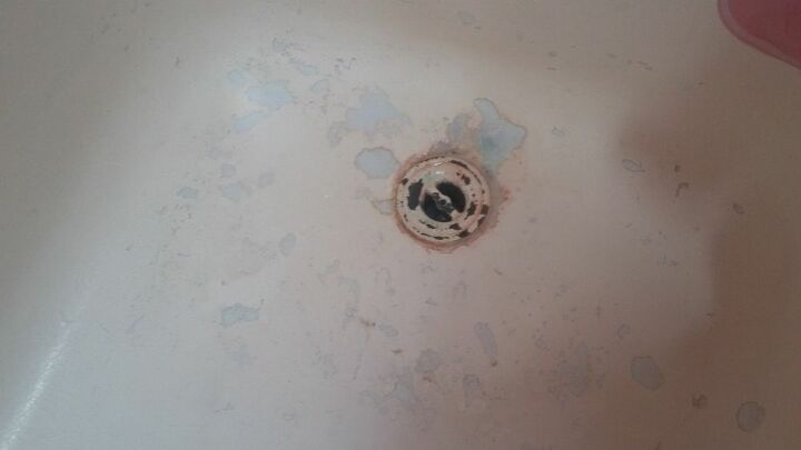 q hello how or what can be done to fix this cracking bathtub this is the
