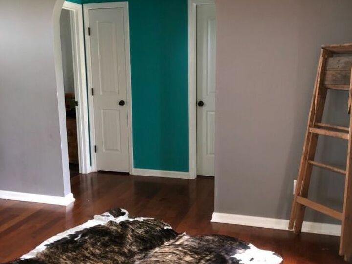 q what color should i paint this small hallway