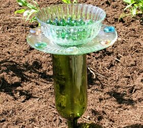 make a bee water station from dollar store finds, Photo by Jeanne Grunert