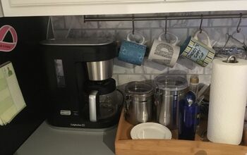 Cómo añadir una segunda línea de agua de un refrigerador a una cafetera