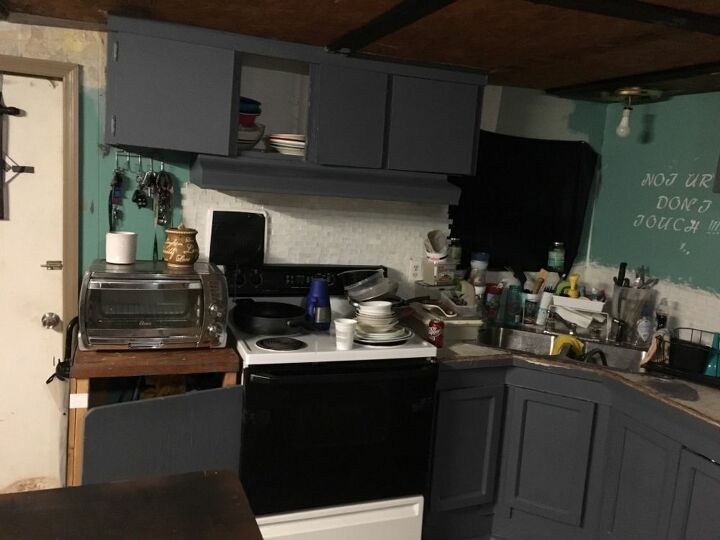 q remodel my small kitchen that is open to living room
