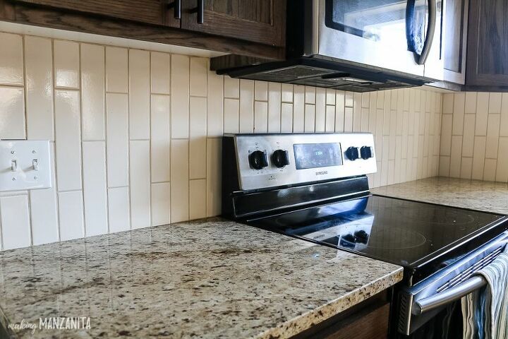 installing subway tile backsplash