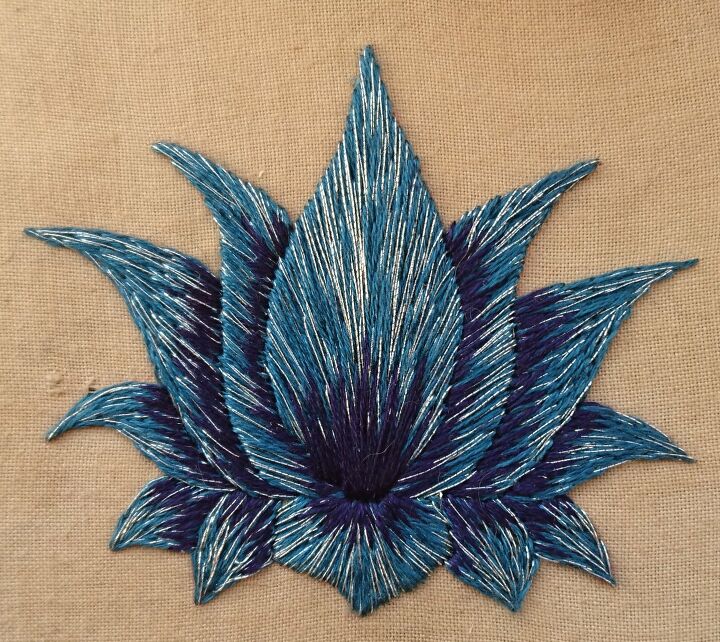 12 formas creativas de lograr el aspecto que desea utilizando el bordado, Un proyecto de bordado de flores de loto