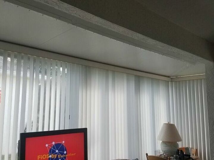 q install curtins in large room
