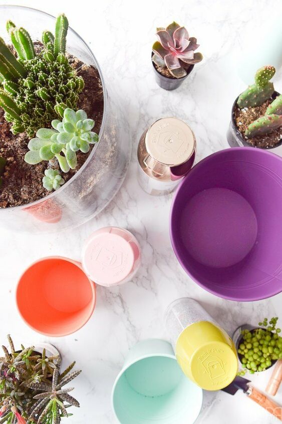 spray paint ombre planters
