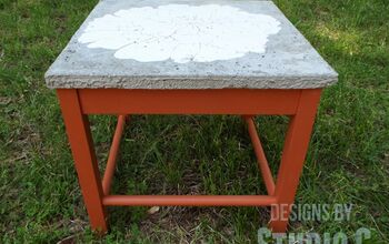  Uma mesa de exterior fácil de construir com um tampo de betão