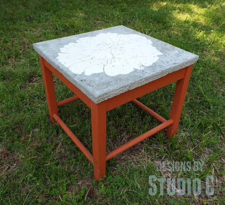 uma mesa de exterior fcil de construir com um tampo de beto