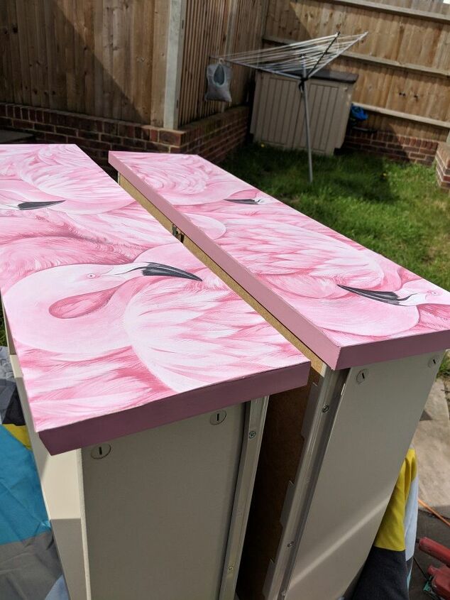 atualize uma cmoda ikea com papel de parede flamingo fever, gavetas acabadas