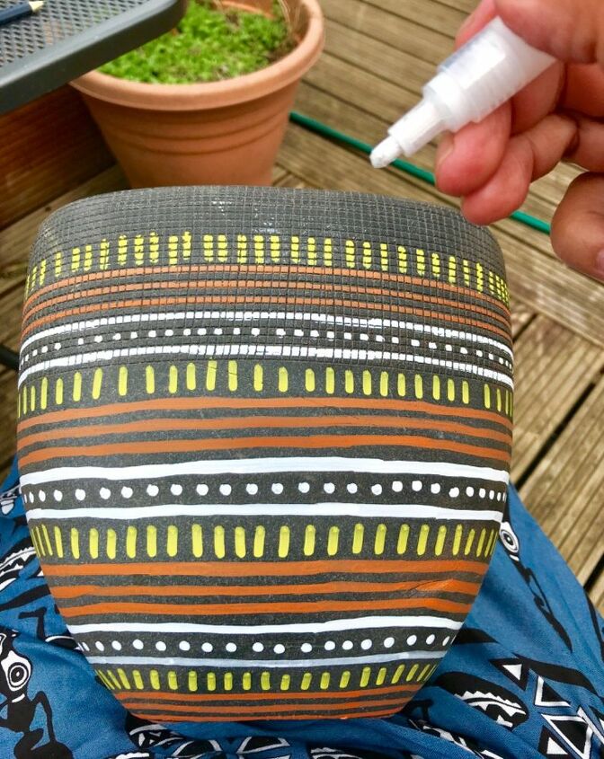 how to create a tribal look planter with paint pens, Adding tribal design with paint pens