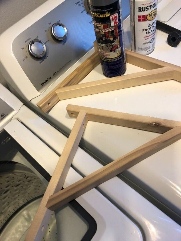 five little items makes a wonderful shelf