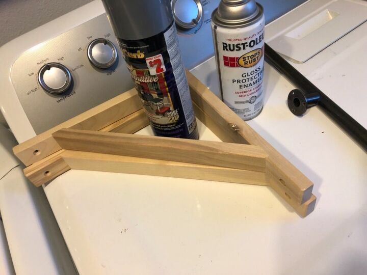 five little items makes a wonderful shelf