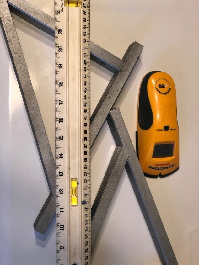 five little items makes a wonderful shelf