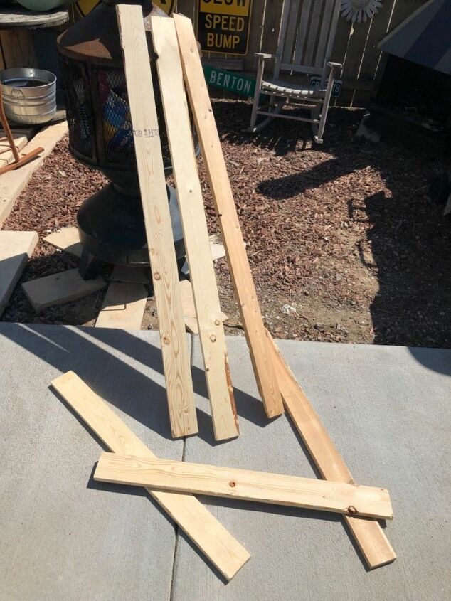 five little items makes a wonderful shelf