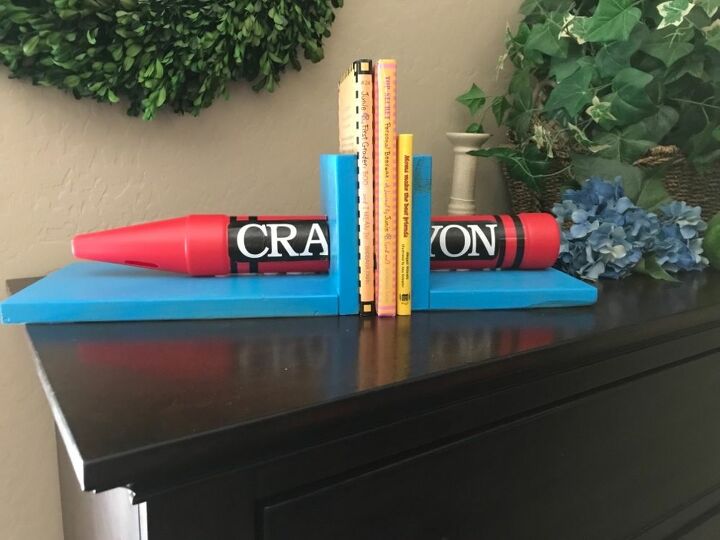 sujetalibros de crayones