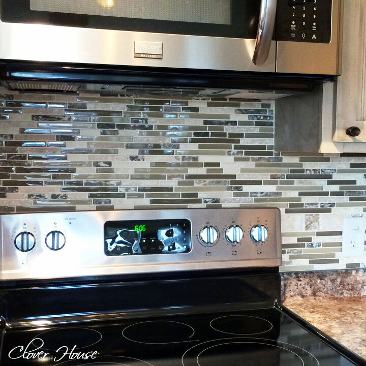 12 mosaic masterpieces that will bring a touch of color to your home, Brilliant Mosaic Tile Backsplash