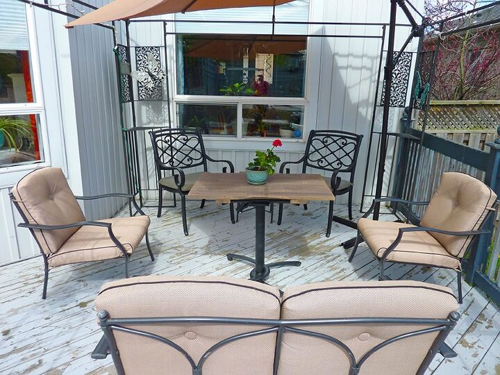 mesa de patio de bricolaje para dos, O a ade m s sillas para los invitados