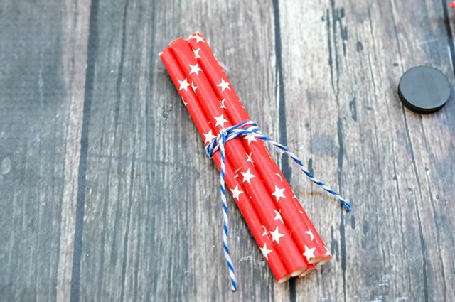 holiday home decor fire cracker magnet decorations