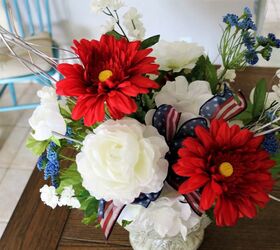 independence day floral arrangement
