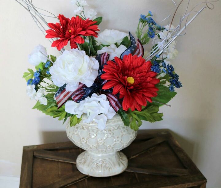 independence day floral arrangement