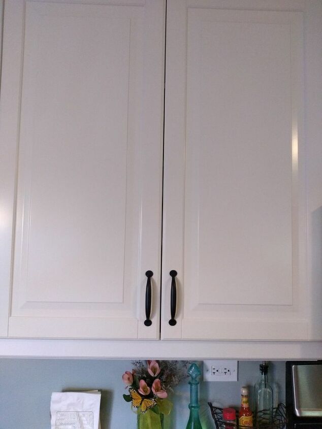 Should I Clean Or Paint Yellowing Ikea, How To Keep White Painted Cabinets From Yellowing