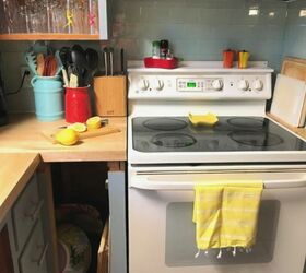 Updated Kitchen Back Splash With Peel and Stick Tiles