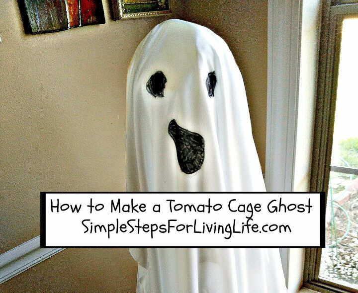 19 maneiras de transformar gaiolas de tomate em peas de artesanato impressionantes, Como fazer um fantasma de gaiola de tomate