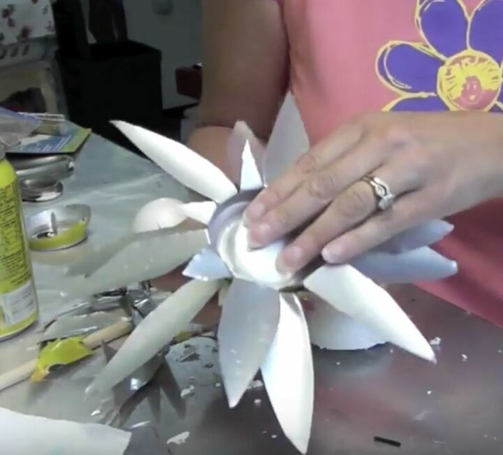 tutorial de artesanato de jardim de girassol reciclado