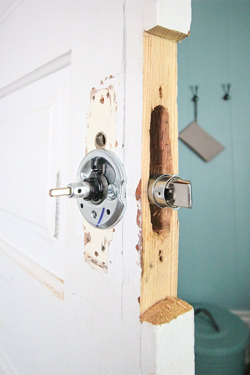 restaurar portas antigas como reparar danos e instalar hardware moderno