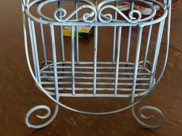 q how do i make this go with my beachy bathroom