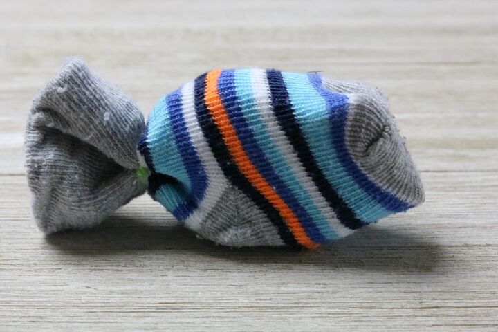 how to make cat toys using old baby socks