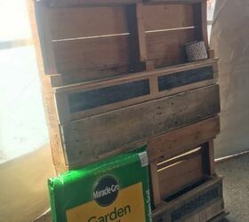 how to make a vertical garden with a pallet