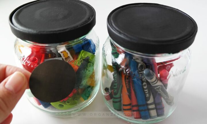 tarros de vidrio reciclados para guardar esos pequeos juguetes