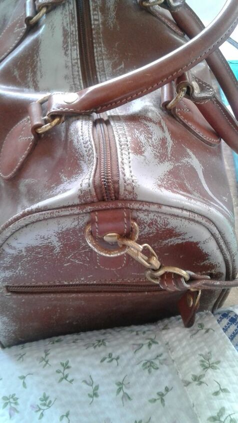q how to refurbish an old leather purse that lost its original texture