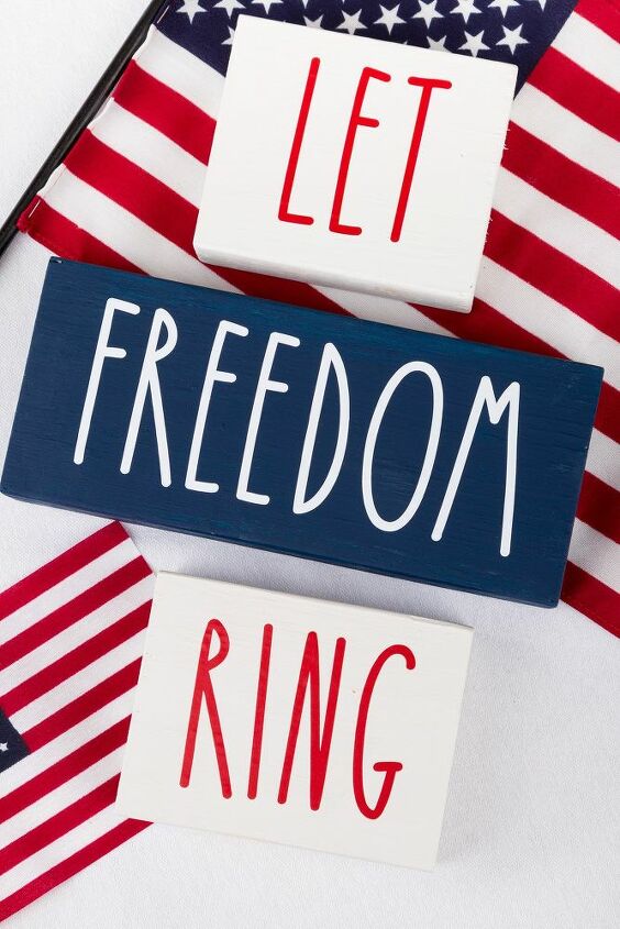 4th of july decorations diy, Red white and blue signs with flags