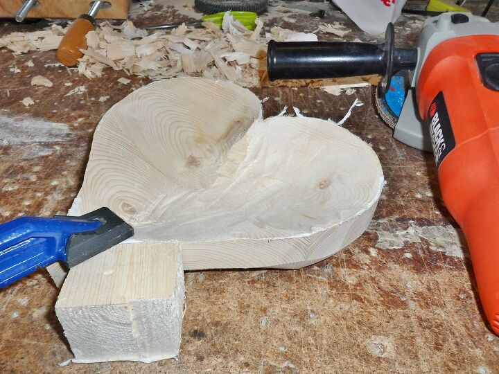 tazn de madera en forma de corazn