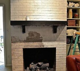 Una chimenea de ladrillo lúgubre obtiene un nuevo aspecto usando