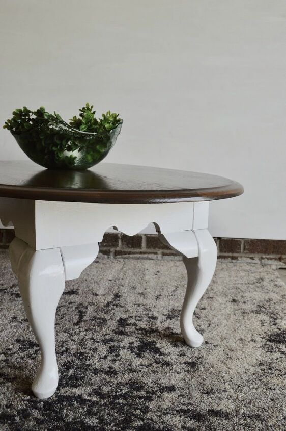 out dated coffee table turned farmhouse chic